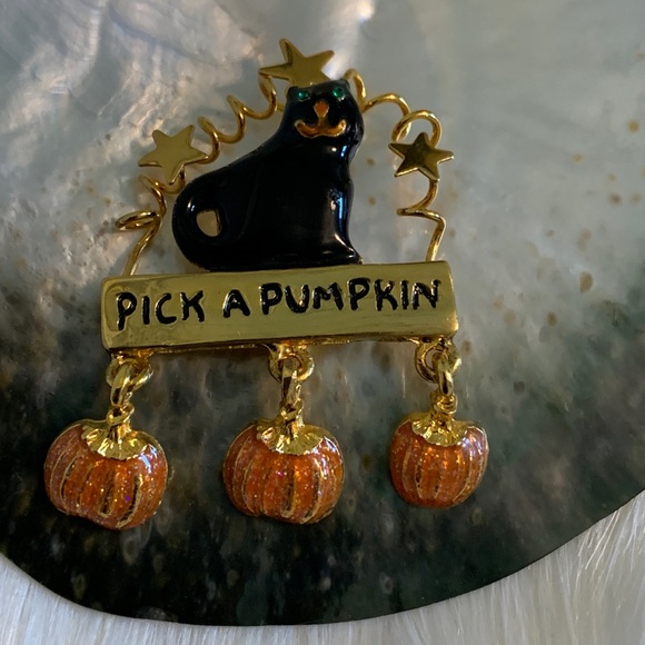 Vintage Halloween black cat, pick a pumpkin Fall black, orange & gold brooch pin - Picture 3 of 8
